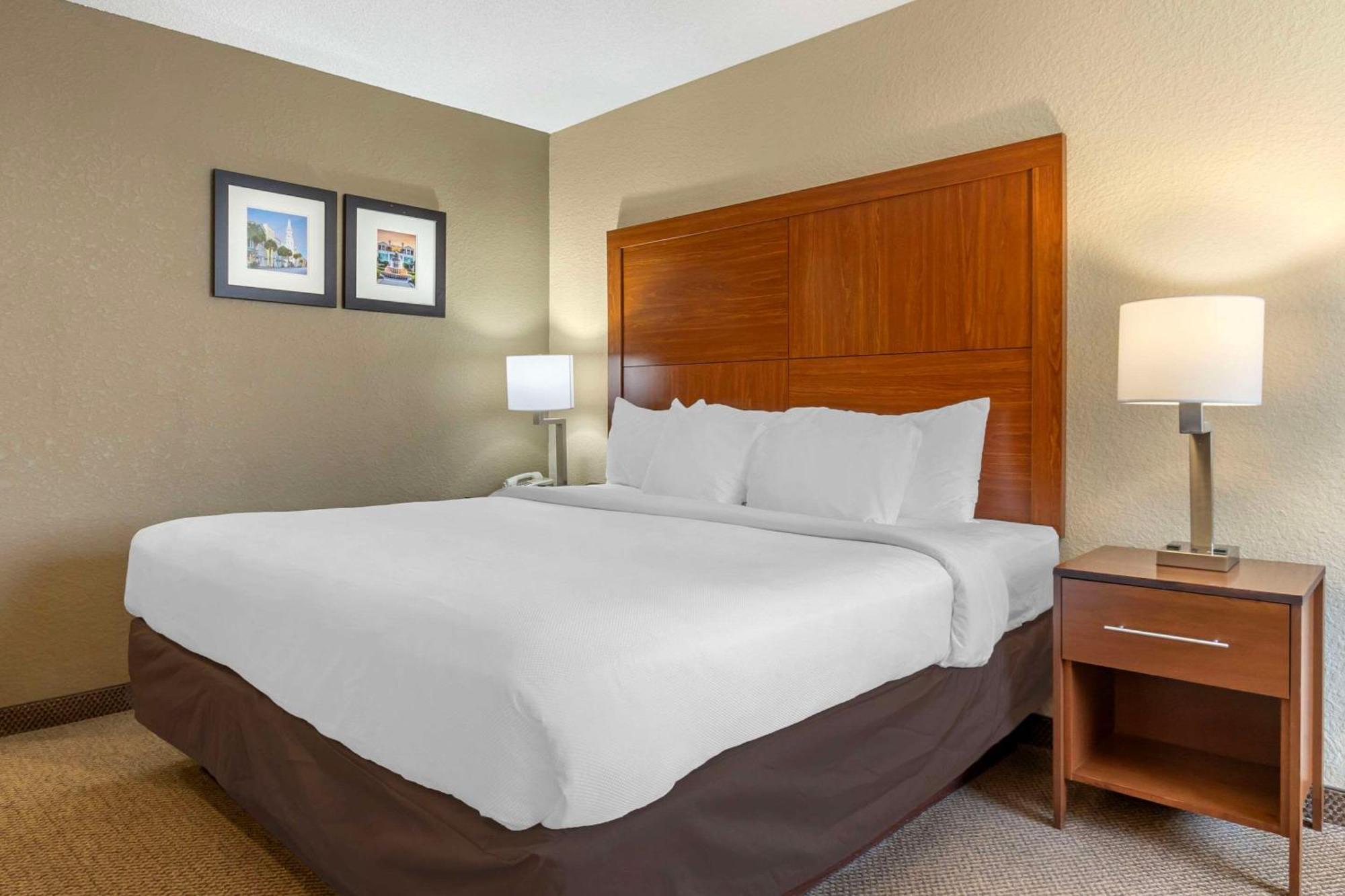 Comfort Inn & Suites Airport Convention Center North Charleston Exterior photo